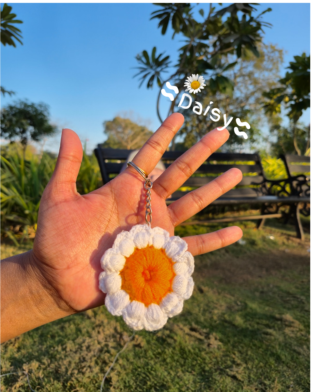 Daisy crochet keychain